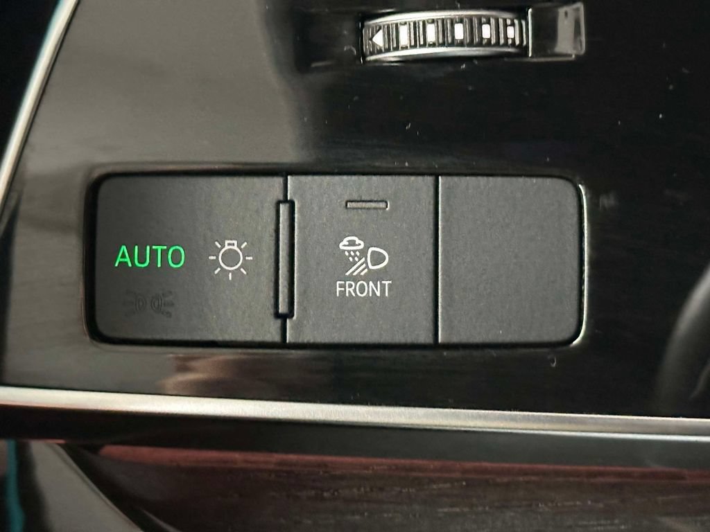 Used 2023 Audi Q8 Premium Plus w/ Premium Plus Package AWD/4WD image 26