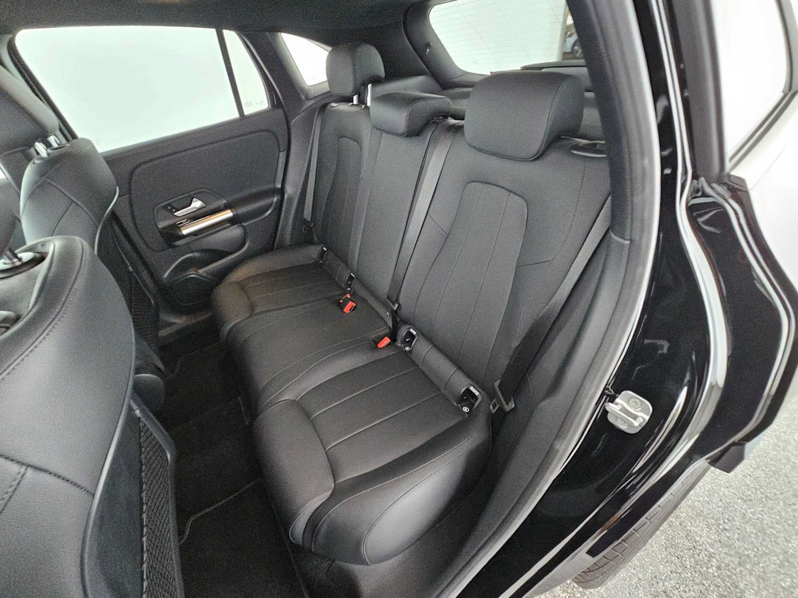 Certified 2025 Mercedes-Benz GLA 250 image 17