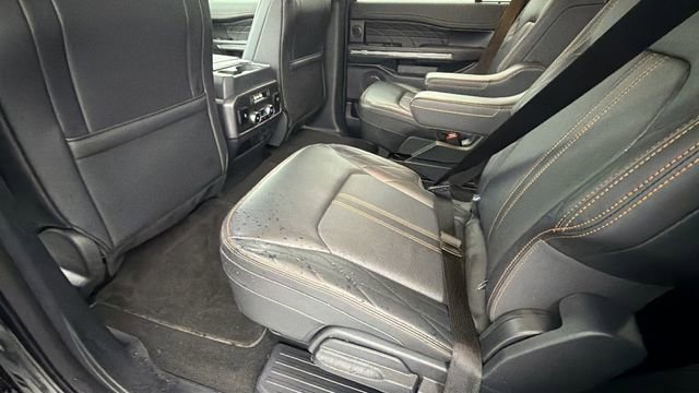Used 2024 Ford Expedition Platinum image 16