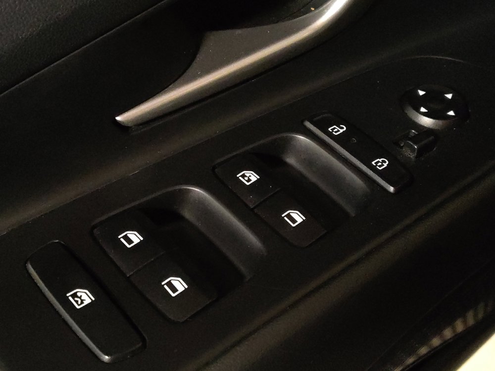 Used 2025 Hyundai Elantra SEL image 27