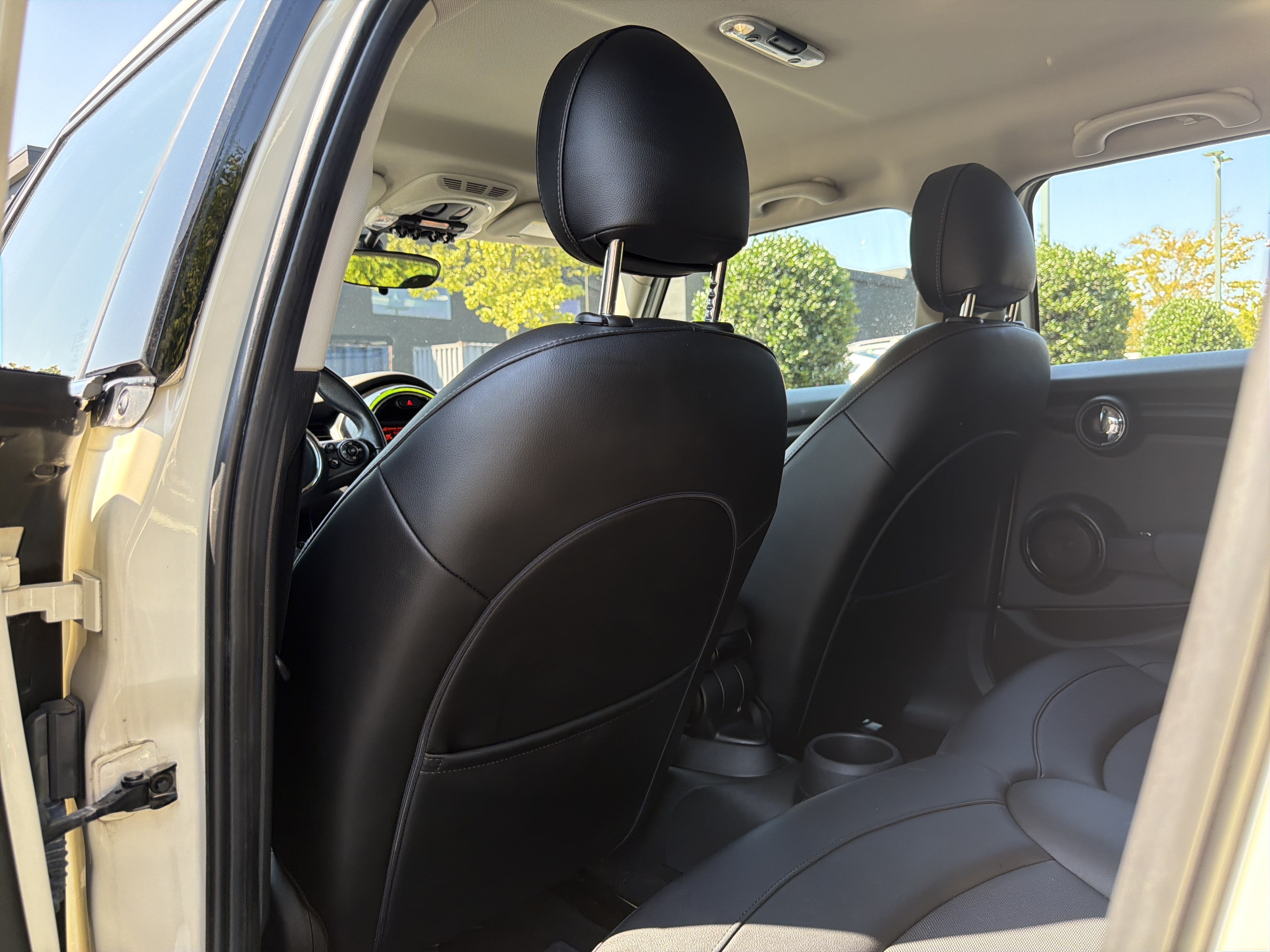 Used 2016 MINI Cooper 4-Door Hardtop FWD image 26