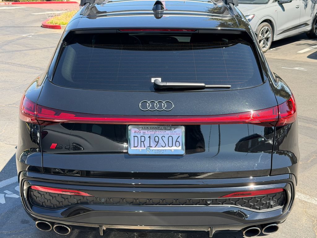Used 2025 Audi SQ5 Prestige AWD/4WD image 8