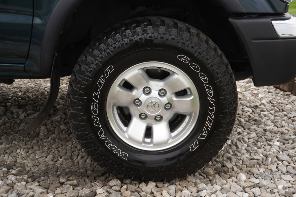 Used 1998 Toyota Tacoma PreRunner RWD image 13