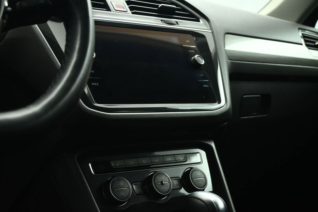 Used 2018 Volkswagen Tiguan SE w/ Panoramic Sunroof Package AWD/4WD image 47