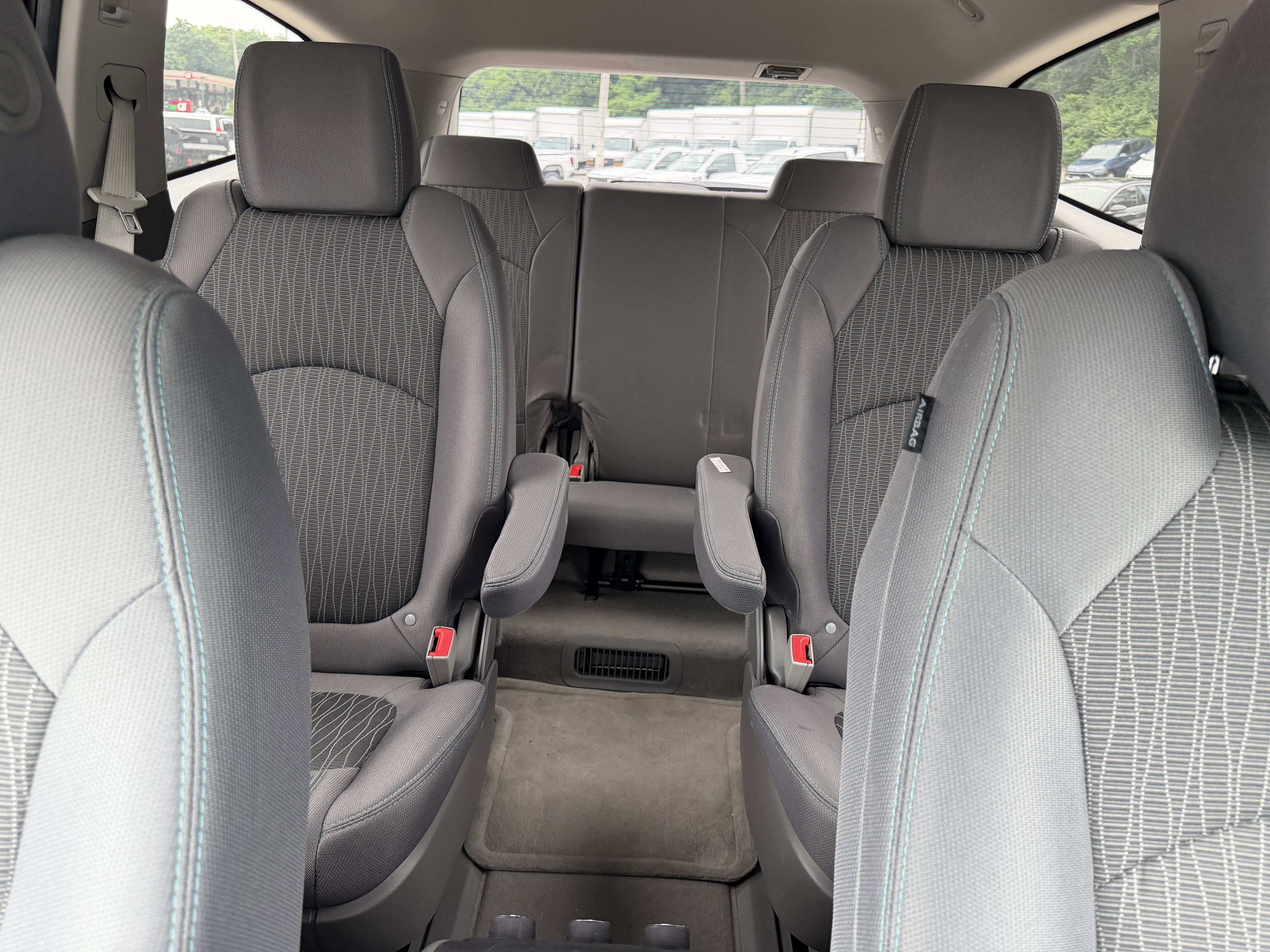 Used 2015 Chevrolet Traverse LT w/ Style and Technology Package FWD image 19