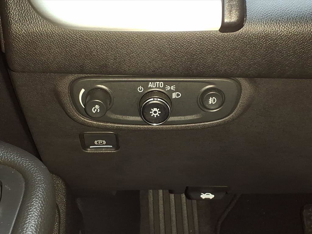 Used 2024 GMC Terrain SLT image 22