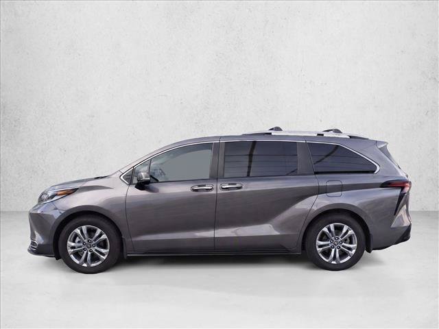 Used 2024 Toyota Sienna Platinum AWD/4WD image 12