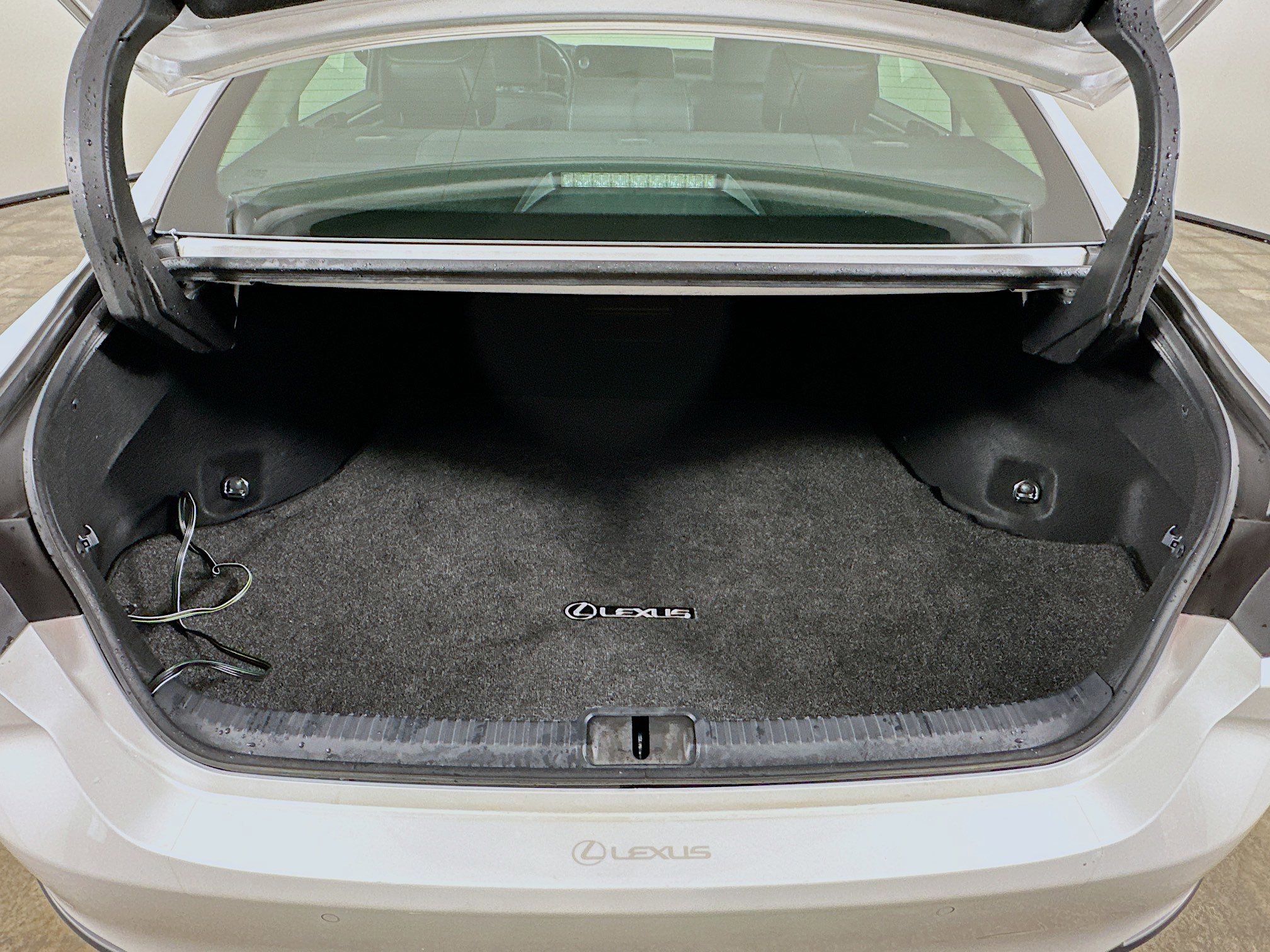 Used 2023 Lexus ES 300h w/ Premium Package image 30