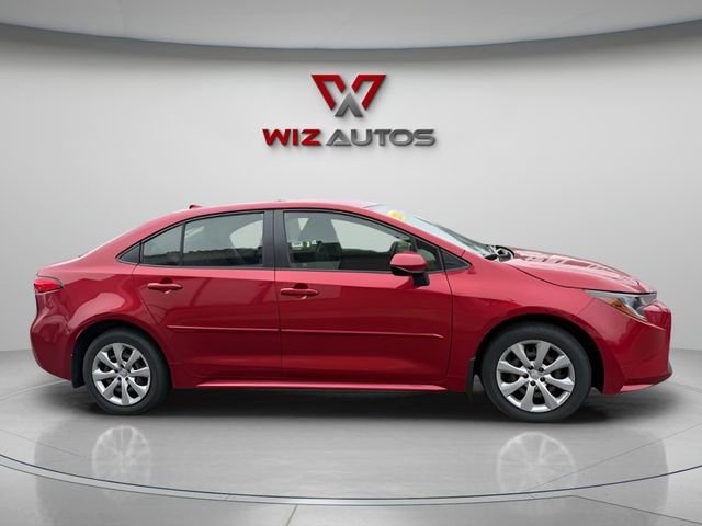 Used 2020 Toyota Corolla LE FWD image 4