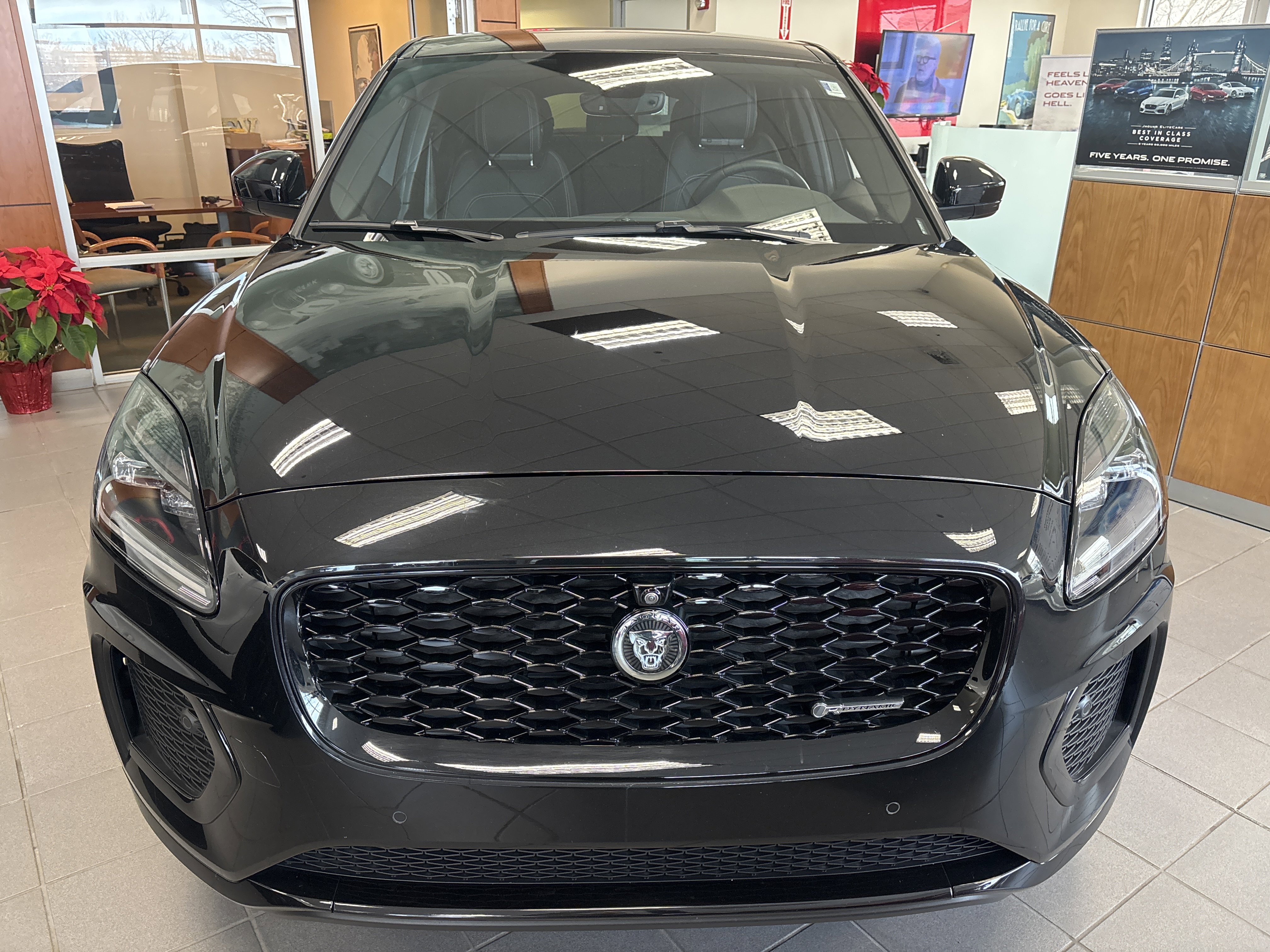 Used 2024 Jaguar E-PACE R-Dynamic SE image 8