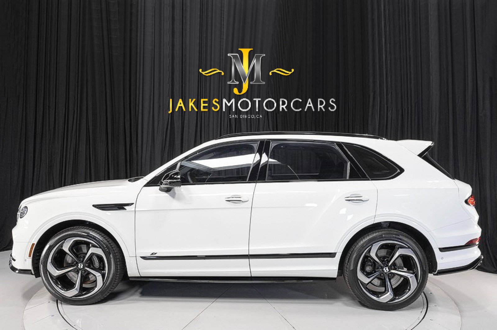 Used 2022 Bentley Bentayga AWD/4WD image 2