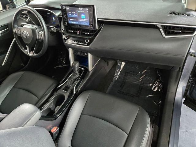 Used 2022 Toyota Corolla Cross XLE w/ Convenience Package AWD/4WD image 24