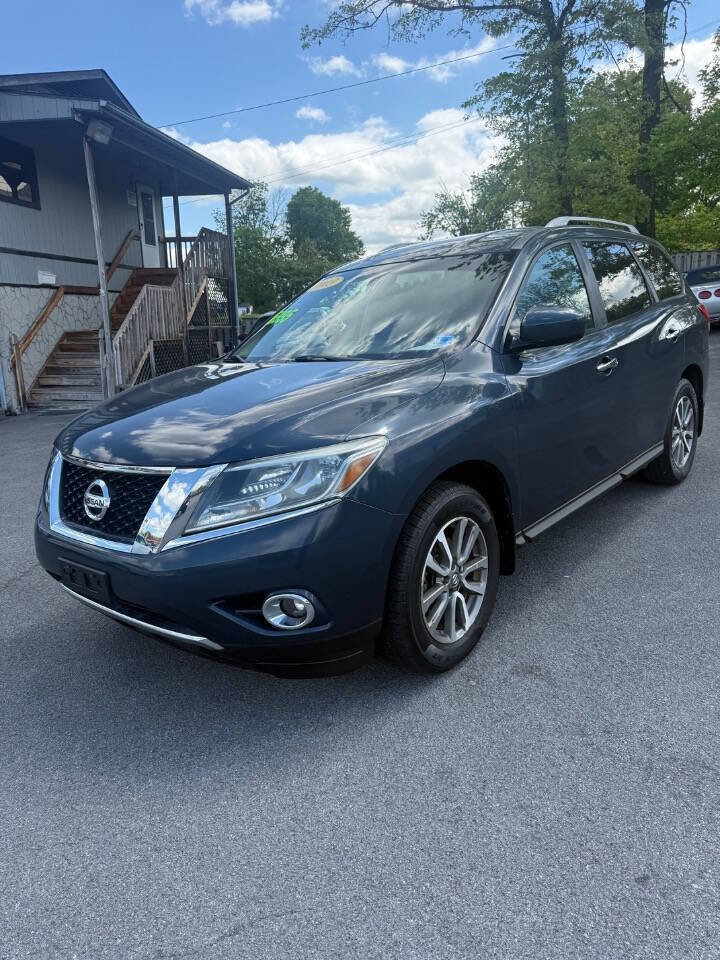 Used 2013 Nissan Pathfinder SV AWD/4WD image 1