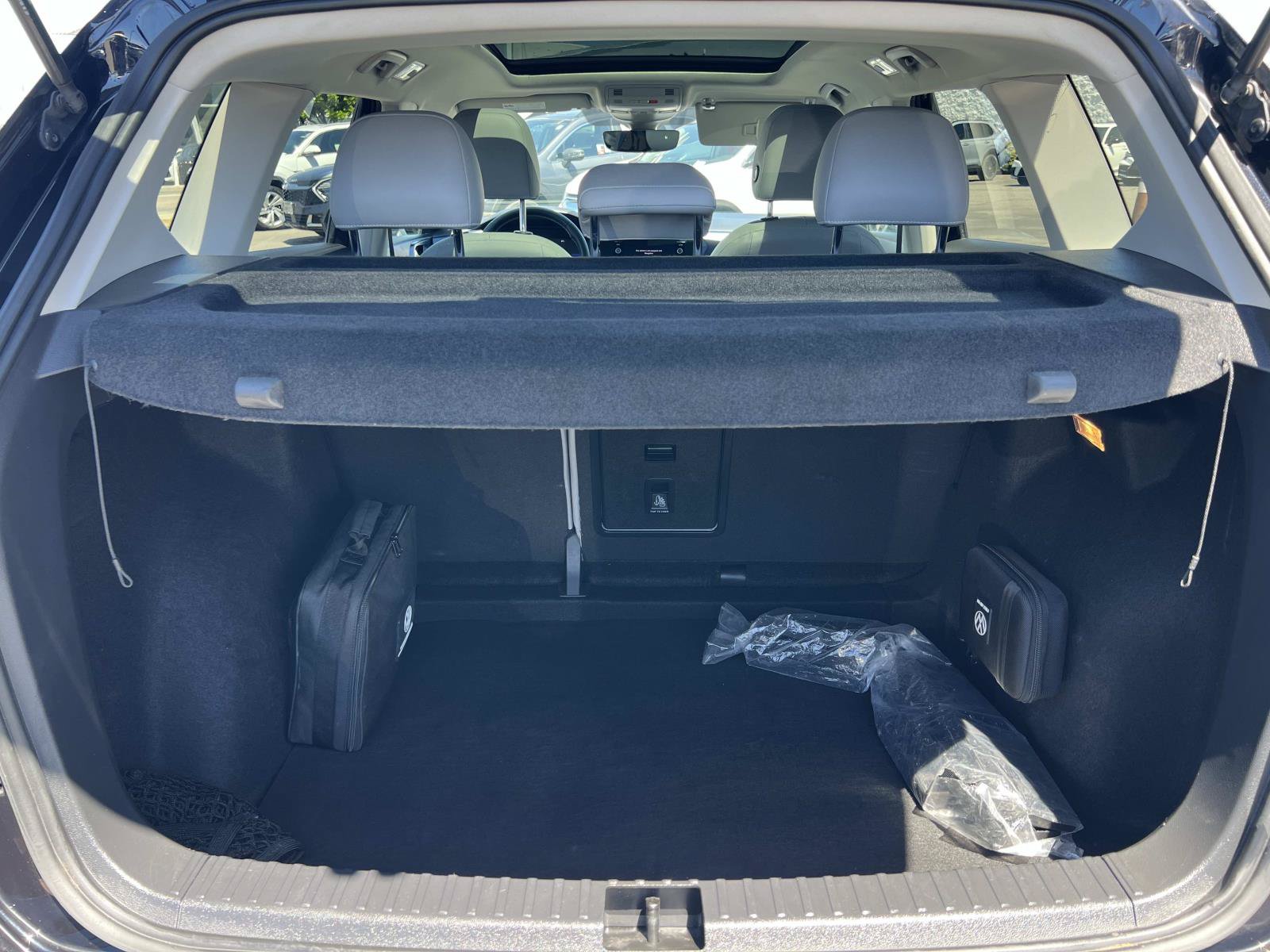 Certified 2023 Volkswagen Taos SE w/ Panoramic Sunroof Package FWD image 24