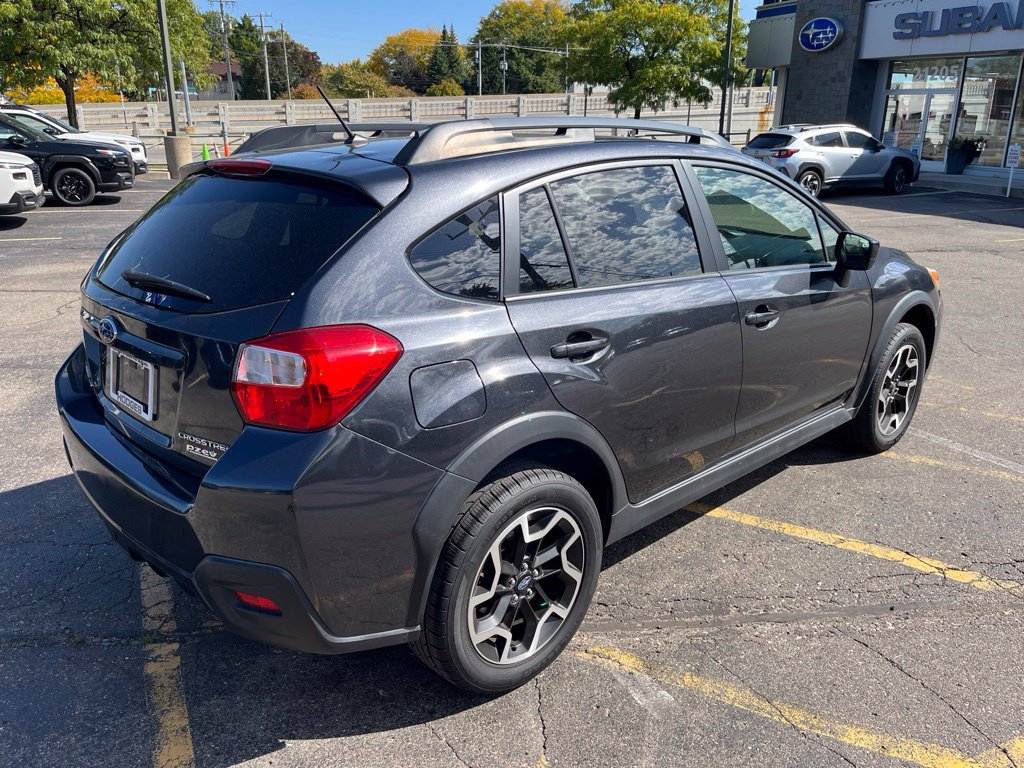 Used 2016 Subaru Crosstrek 2.0i Premium AWD/4WD image 3