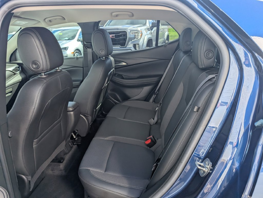 Used 2022 Buick Encore GX Preferred w/ Cold Weather Comfort Package FWD image 9