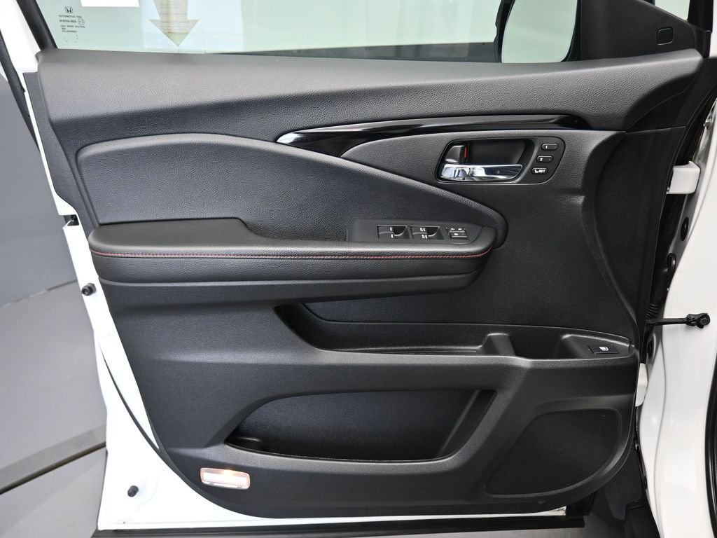 Used 2022 Honda Ridgeline Black Edition image 9