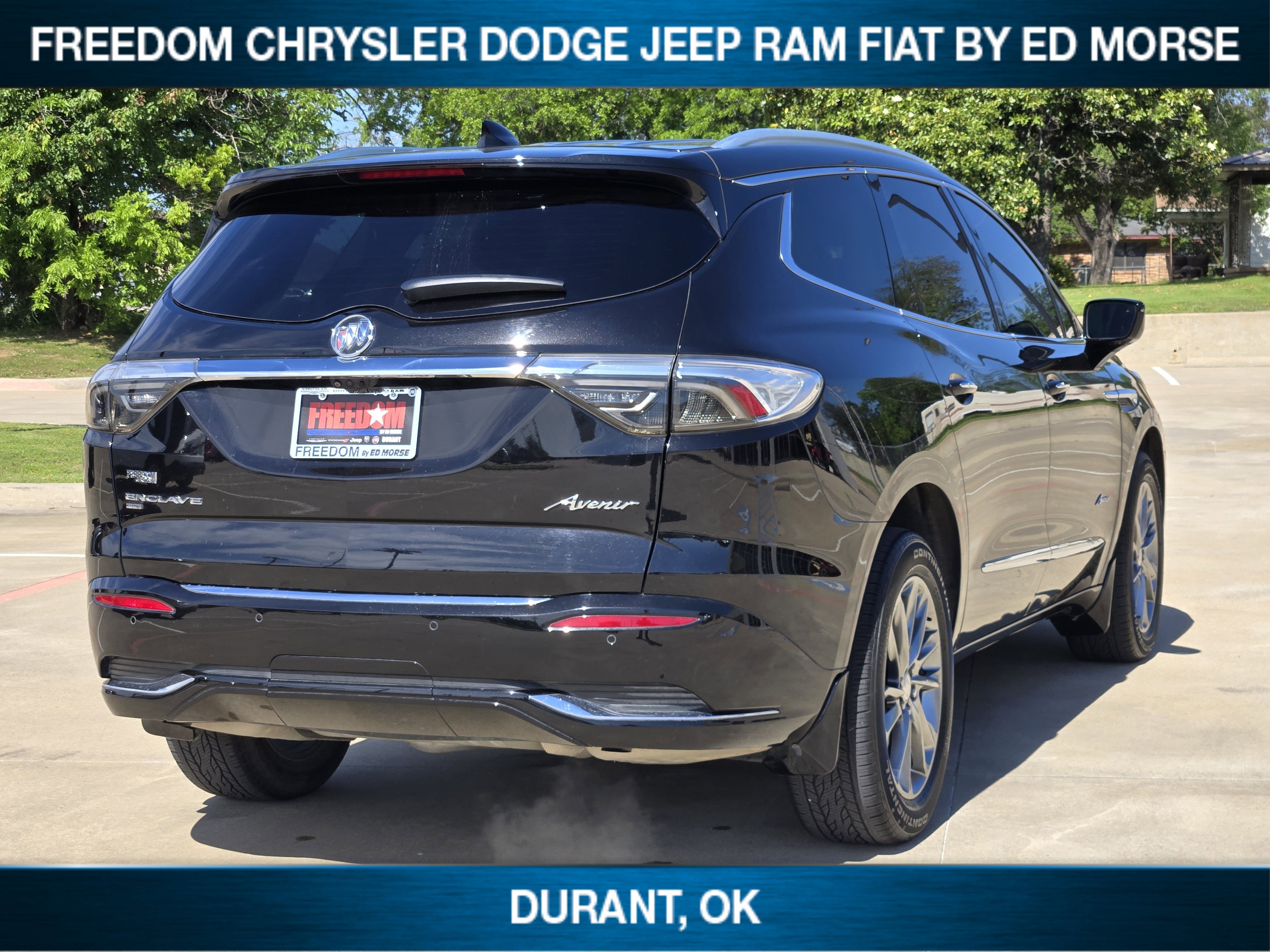Used 2022 Buick Enclave Avenir w/ Avenir Technology Package AWD/4WD image 3