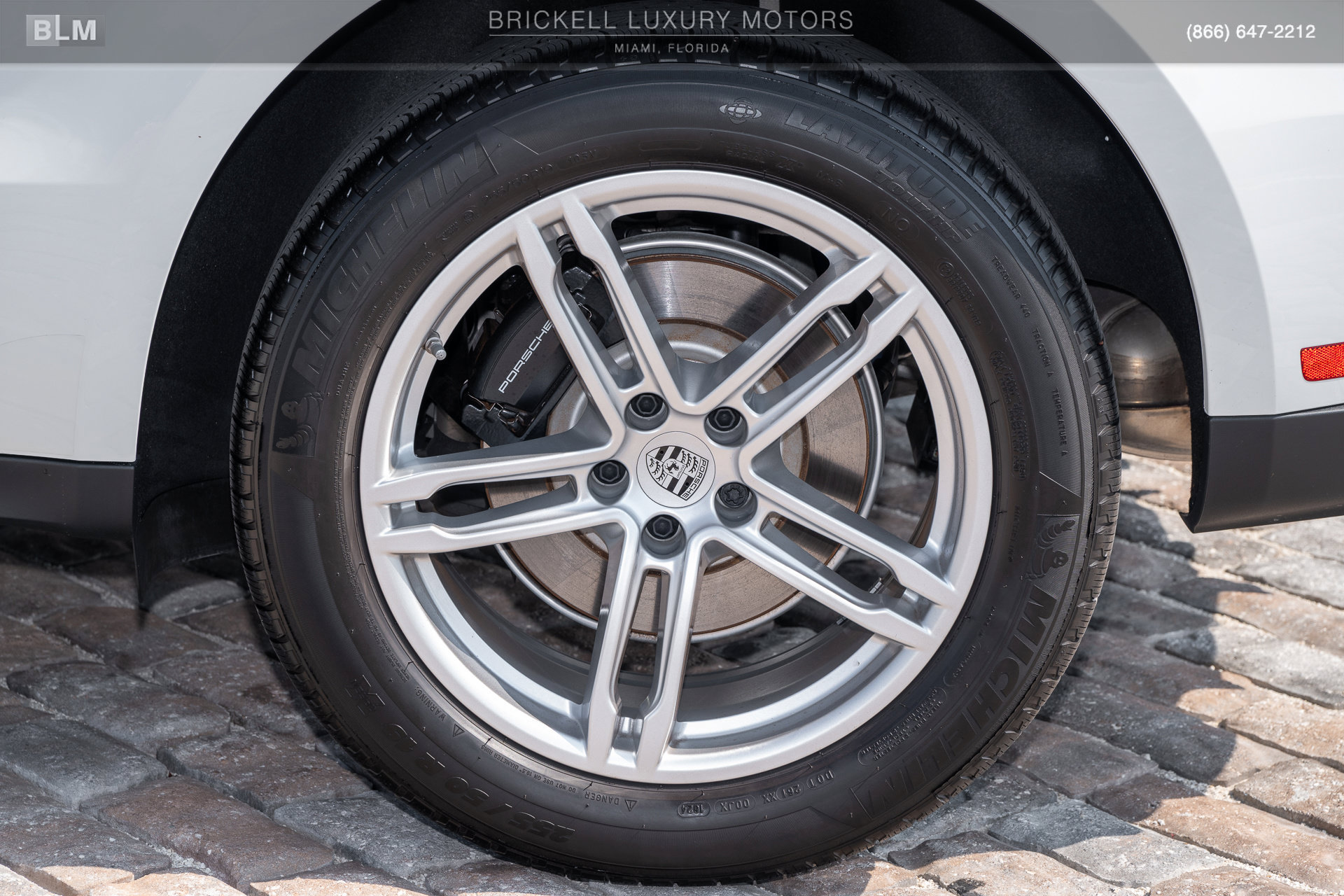 Used 2024 Porsche Macan w/ Premium Plus Package AWD/4WD image 48
