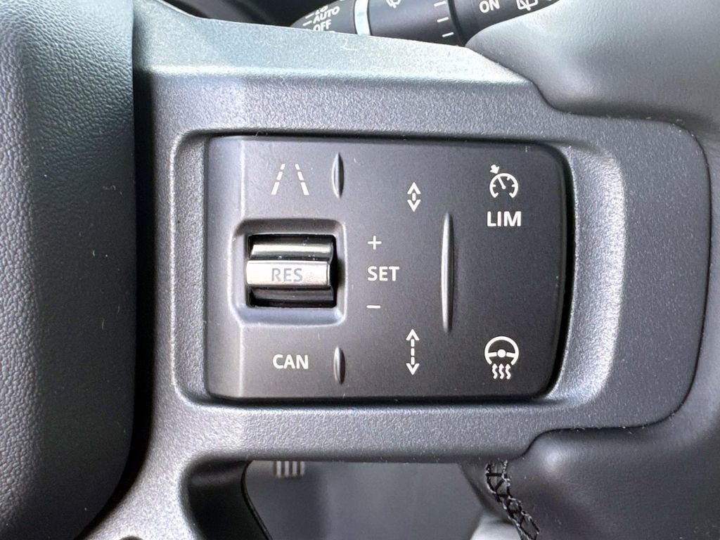 New 2025 Land Rover Defender 130 X-Dynamic SE image 26