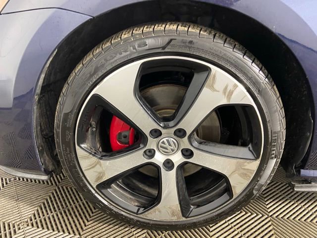 Used 2015 Volkswagen Golf 4-Door image 26