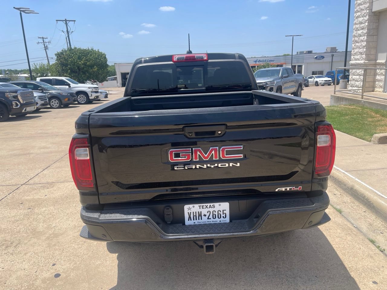 Used 2023 GMC Canyon AT4 w/ AT4 Premium Package AWD/4WD image 5