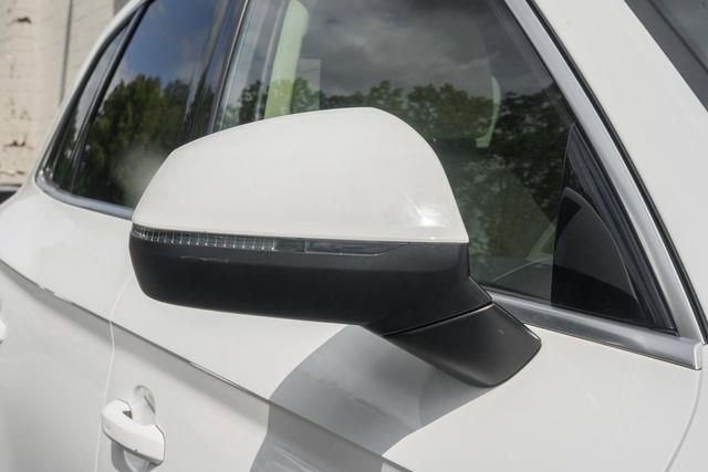 Used 2019 Audi Q5 2.0T Premium w/ Convenience Package image 16