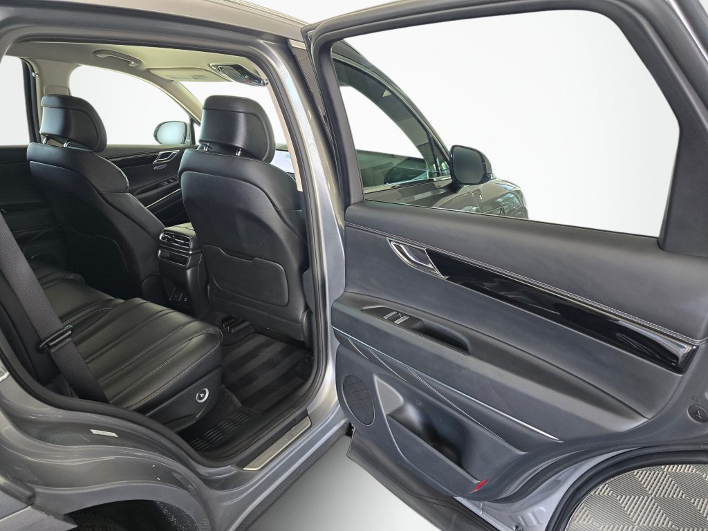 Used 2025 Genesis GV80 2.5T Standard AWD/4WD image 30