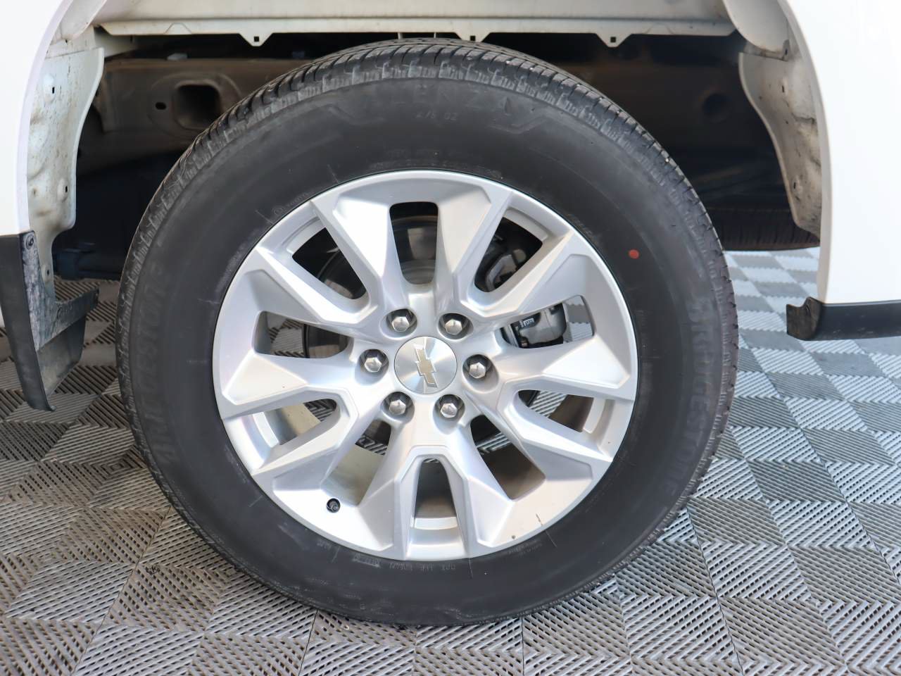 Certified 2024 Chevrolet Silverado 1500 Custom RWD image 15