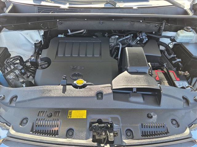 Used 2015 Toyota Highlander XLE AWD/4WD image 24