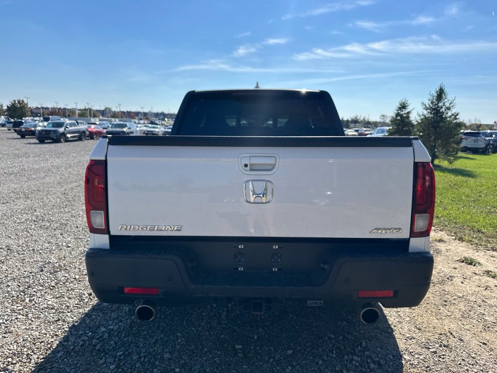 Used 2023 Honda Ridgeline Black Edition image 11