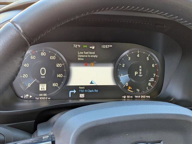 Used 2019 Volvo XC40 T5 Momentum image 11