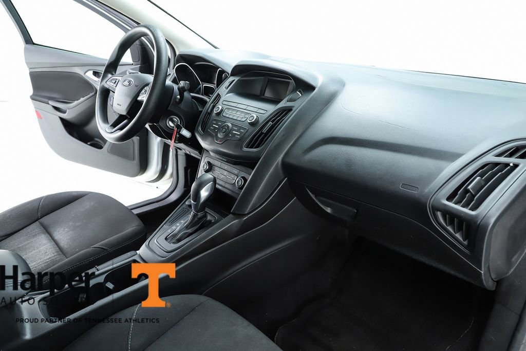 Used 2018 Ford Focus SE image 32