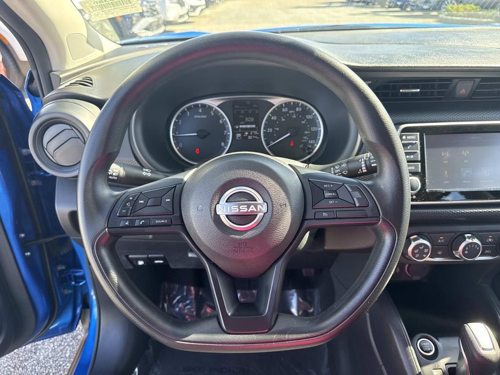 Certified 2025 Nissan Kicks Play S image 27