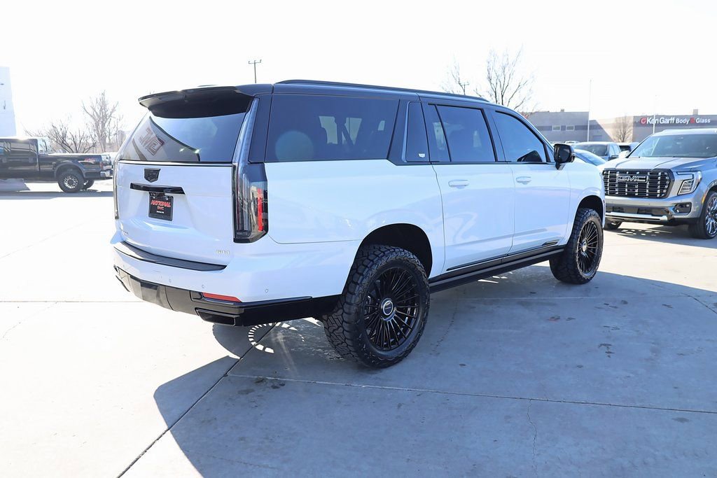 Used 2026 Cadillac Escalade ESV Sport w/ Touring Package image 6