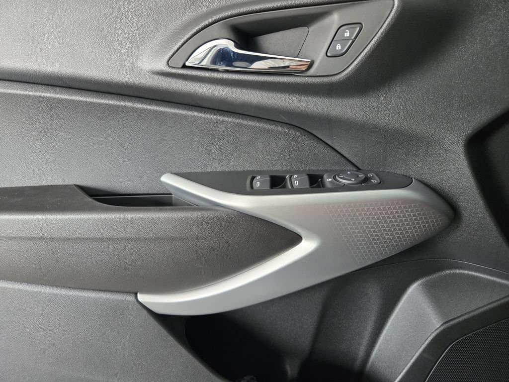 New 2026 Chevrolet Trax RS w/ Driver Confidence Package FWD image 23