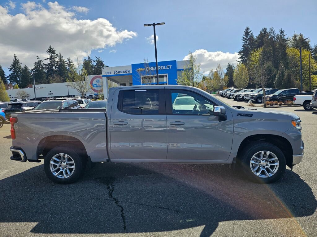 Used 2024 Chevrolet Silverado 1500 LT w/ Z71 Off-Road Package image 4