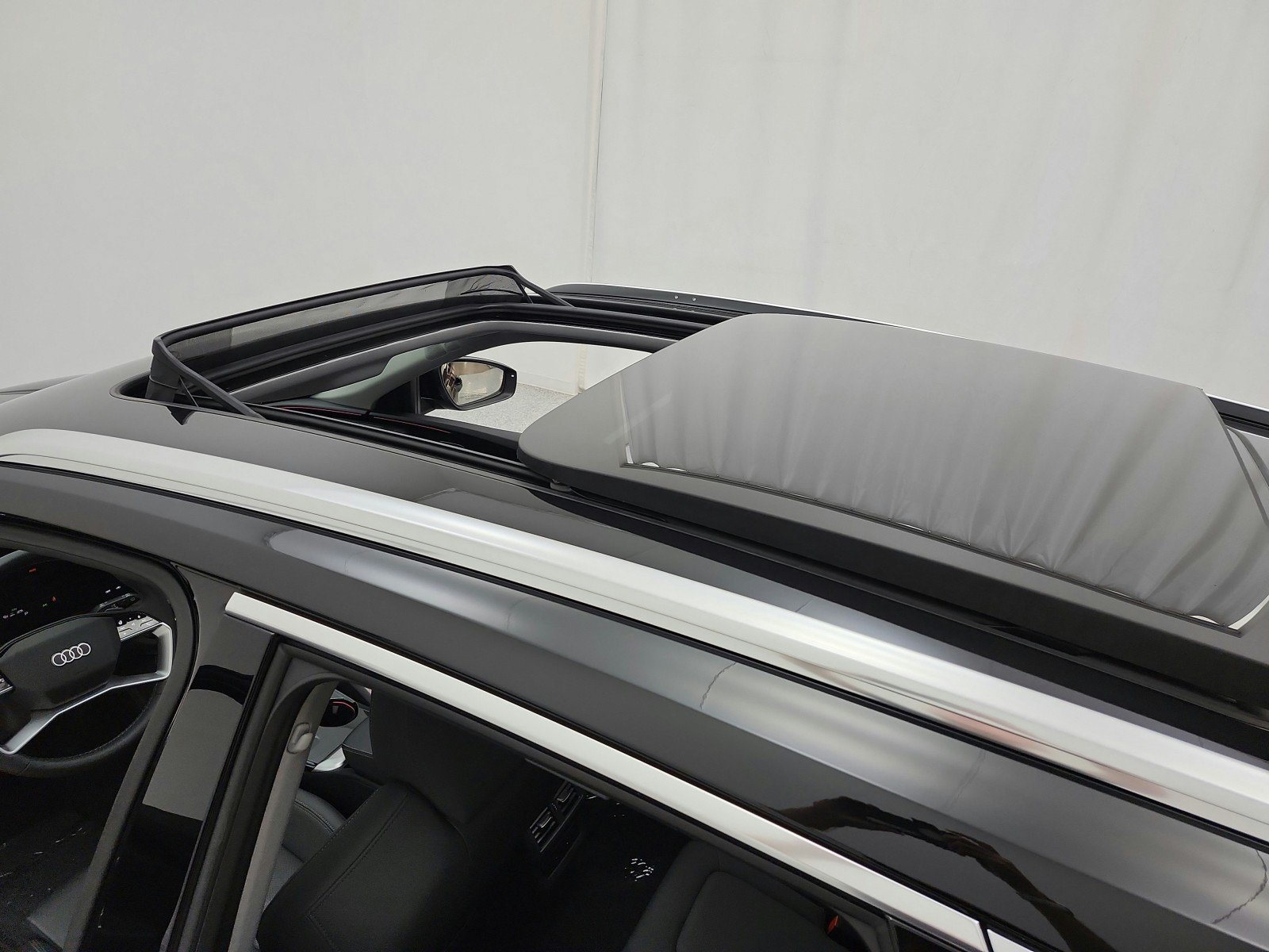 Used 2025 Audi Q5 Premium Plus w/ Premium Plus AWD/4WD image 11