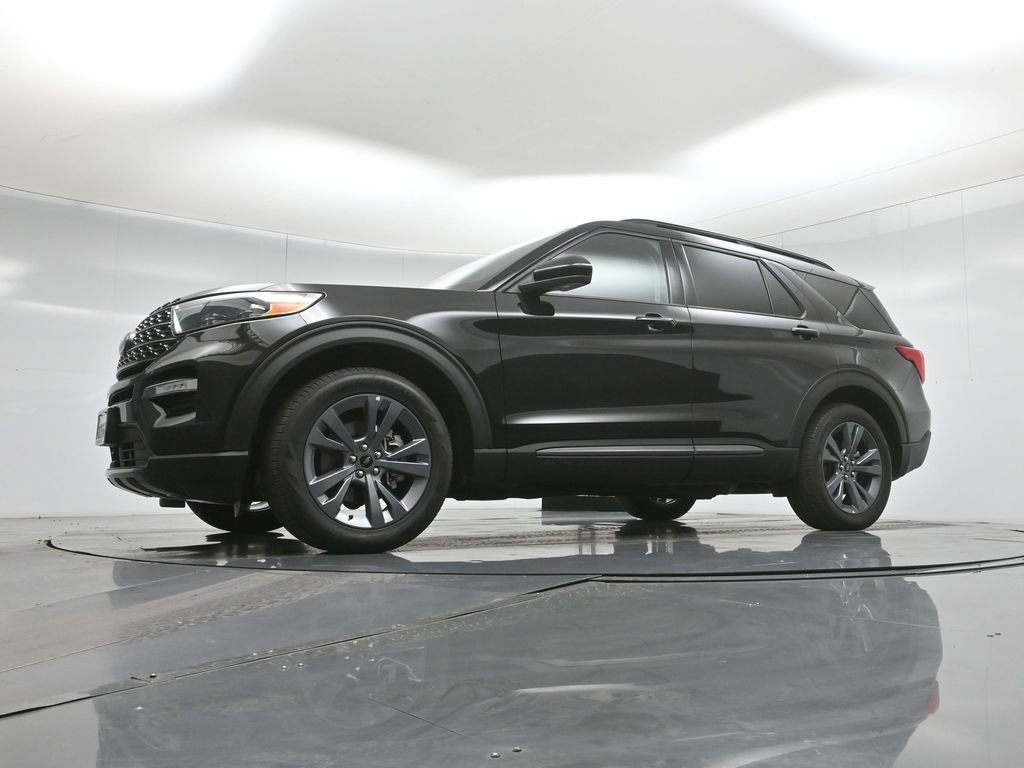 Certified 2022 Ford Explorer XLT w/ Equipment Group 202A image 49
