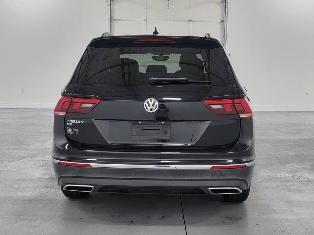 Used 2021 Volkswagen Tiguan SE w/ Panoramic Sunroof Package FWD image 8