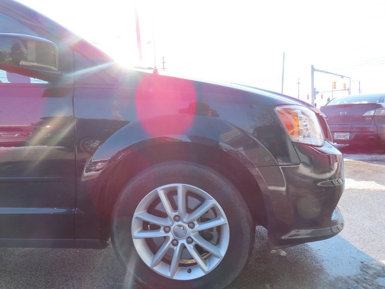 Used 2016 Dodge Grand Caravan SXT image 20