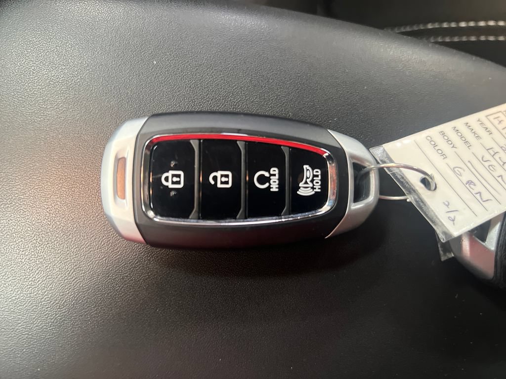 Used 2024 Hyundai Venue SEL FWD image 31
