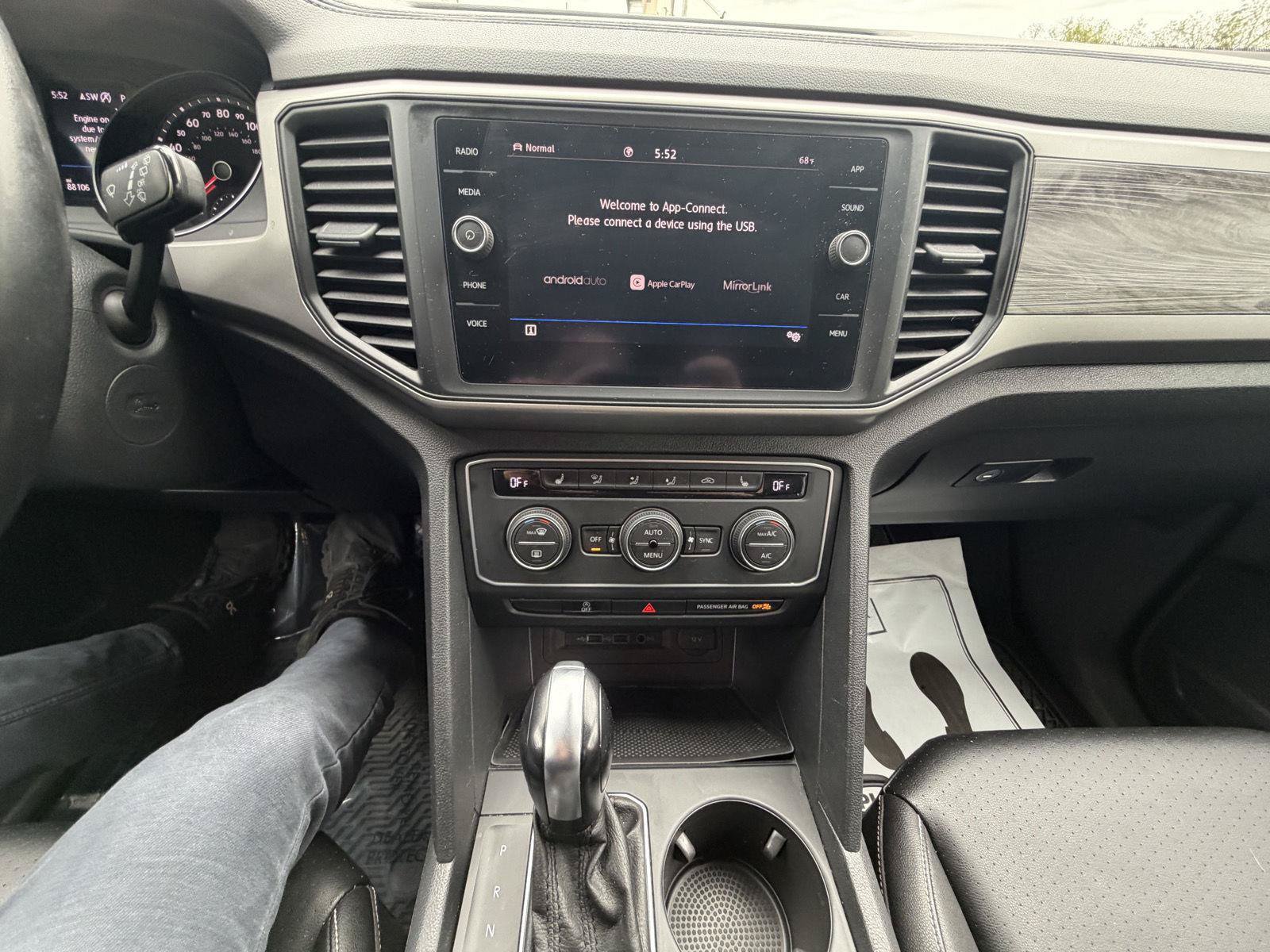 Used 2020 Volkswagen Atlas Cross Sport SE AWD/4WD image 18