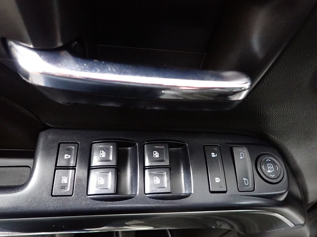 Used 2018 Chevrolet Silverado 1500 LT w/ All Star Edition AWD/4WD image 21