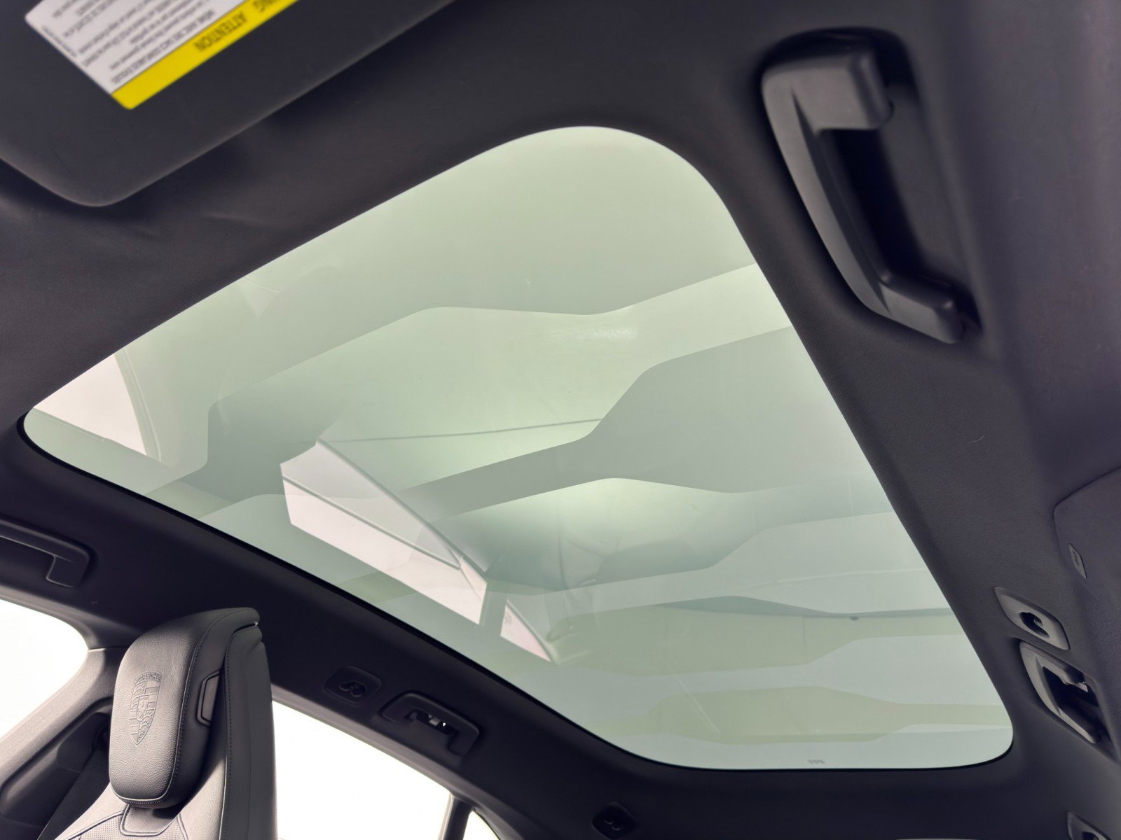 Used 2023 Porsche Taycan 4S w/ Performance Package image 12