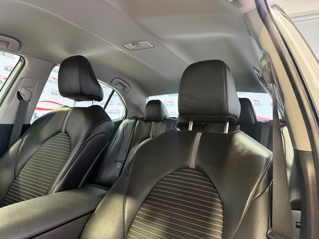 Used 2023 Toyota Camry SE FWD image 18