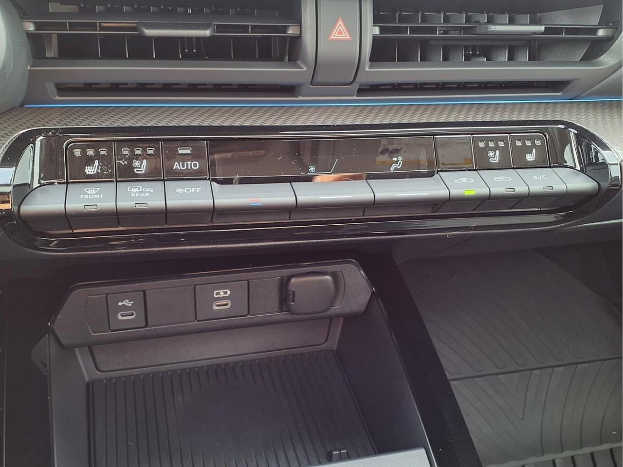 New 2026 Toyota Prius Limited FWD image 15