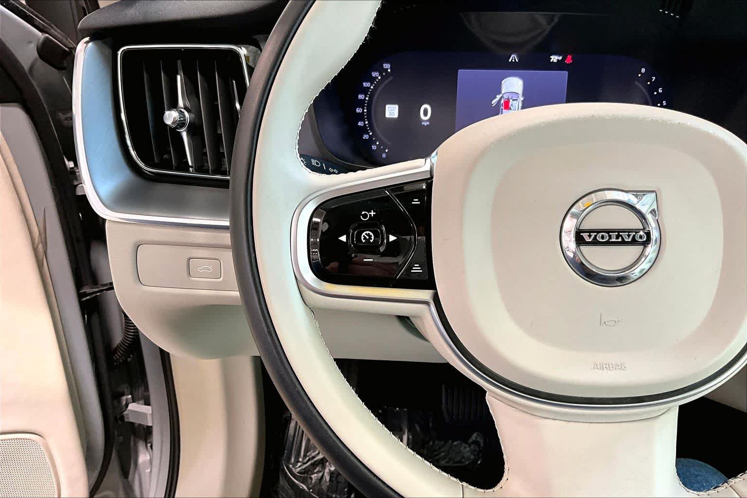 Used 2024 Volvo XC60 B5 Core w/ Climate Package AWD/4WD image 23
