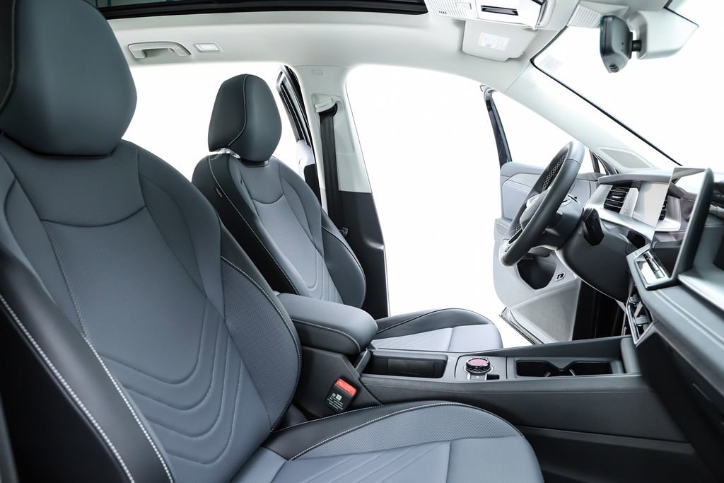 New 2026 Volkswagen Tiguan SE image 35