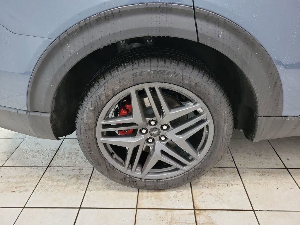 Used 2025 Ford Explorer ST image 54